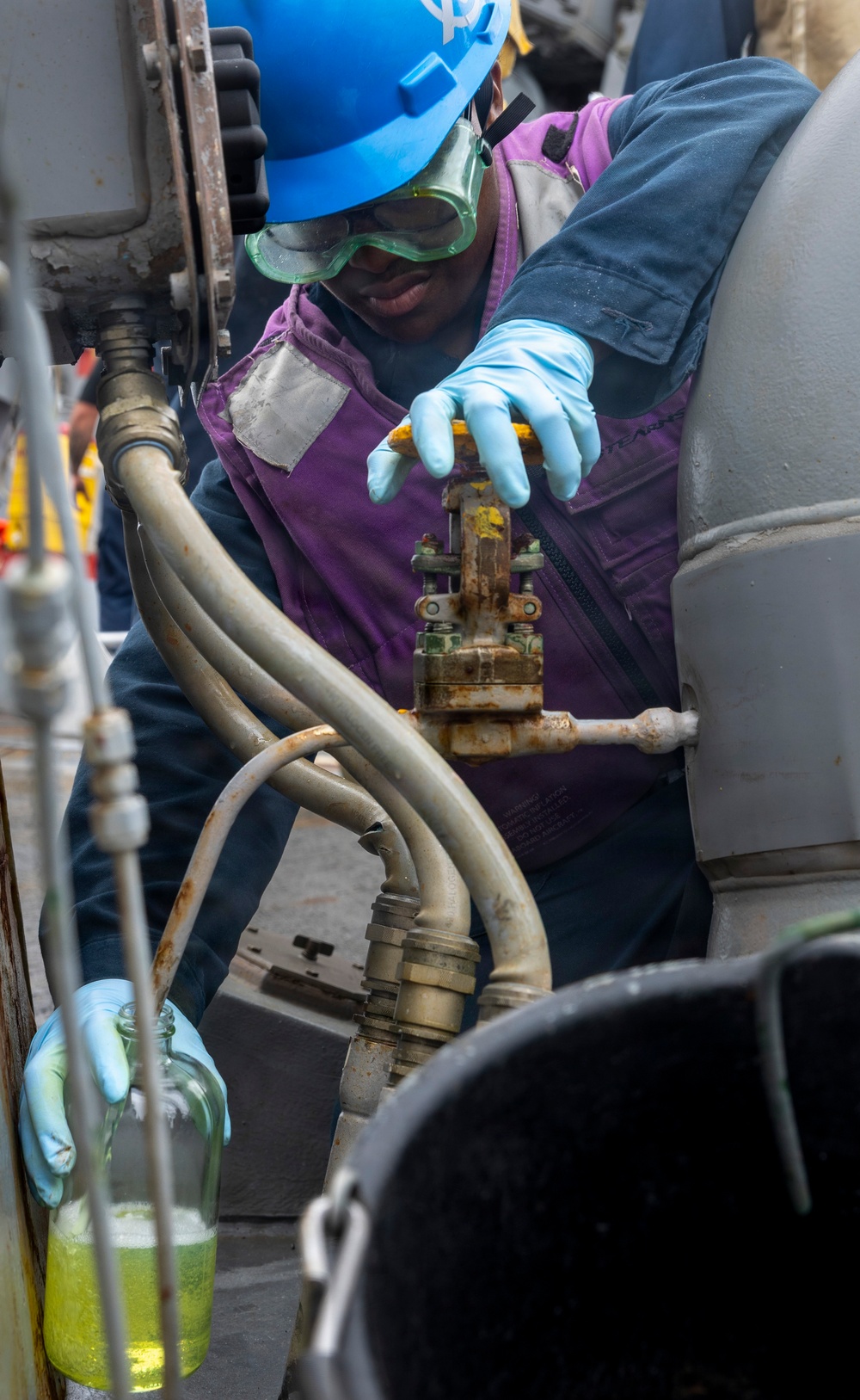 Delbert D. Black Conducts Replenishment-at-Sea with Henry J. Kaiser