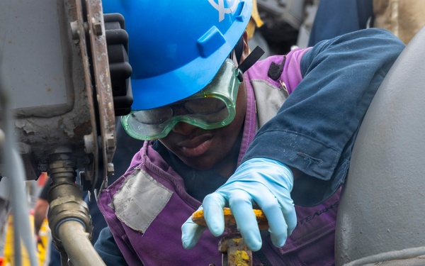 Delbert D. Black Conducts Replenishment-at-Sea with Henry J. Kaiser