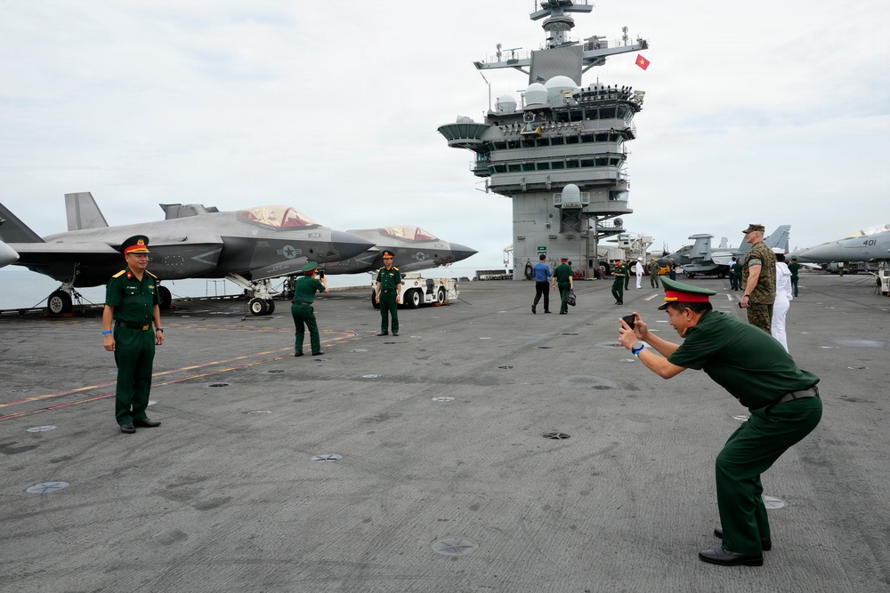 George Washington Hosts Tours in Da Nang, Vietnam
