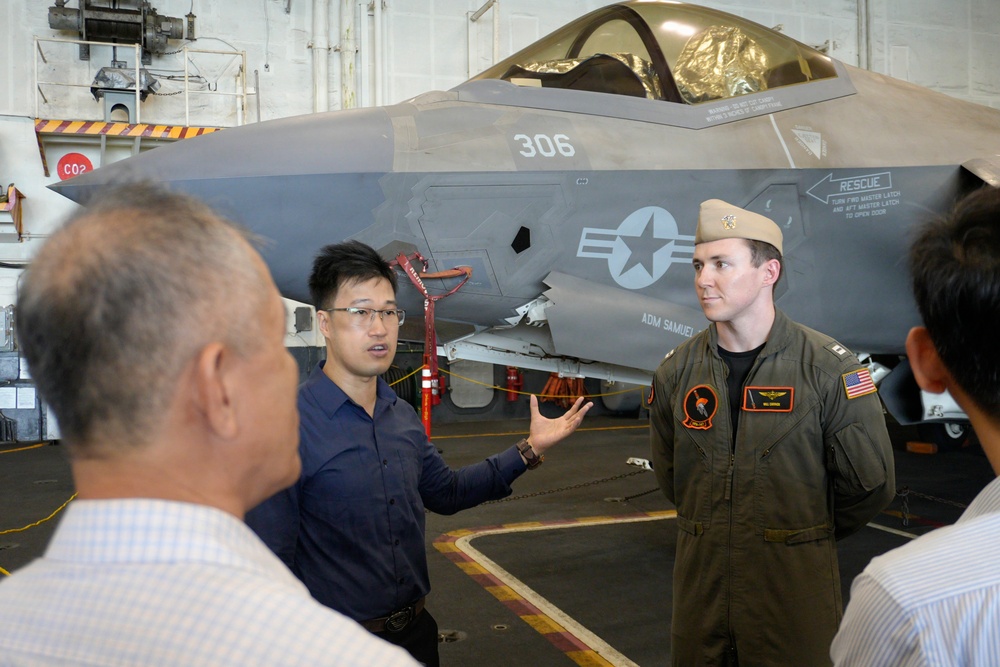 George Washington Hosts Tours in Da Nang, Vietnam