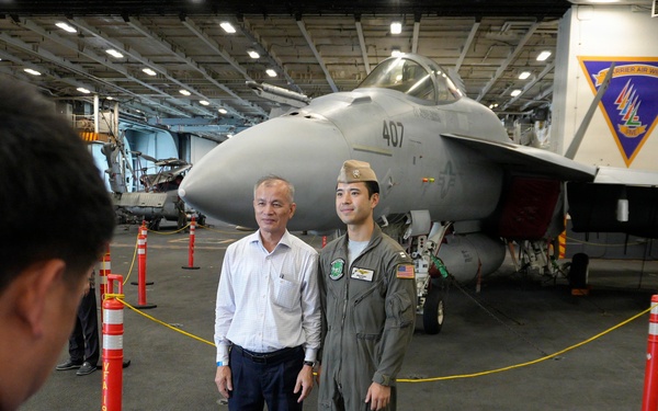 George Washington Hosts Tours in Da Nang, Vietnam
