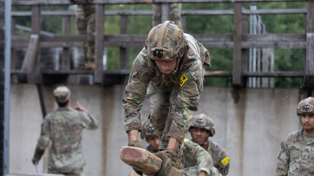 U.S. Army Europe and Africa Best Squad Soldiers Tackle Leaders Reaction Course