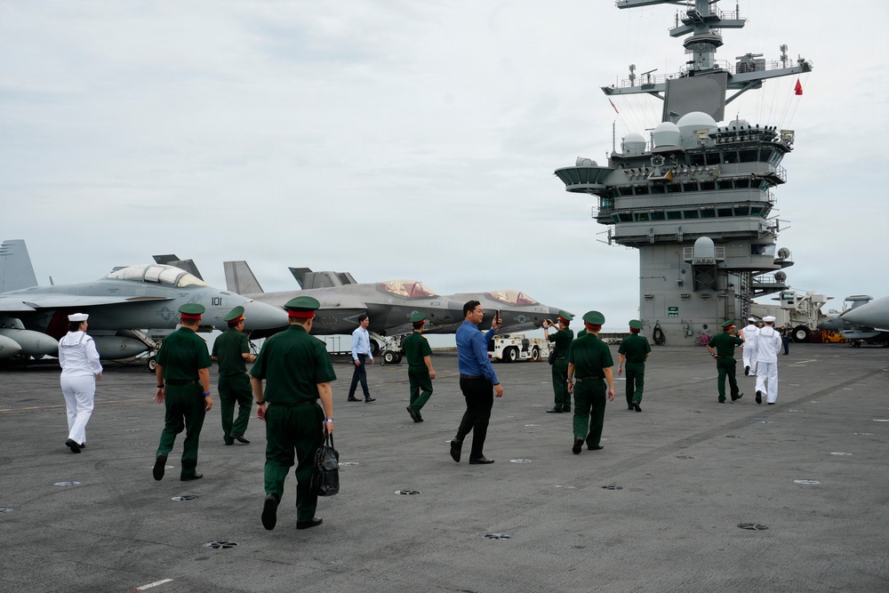 George Washington Hosts Tours in Da Nang, Vietnam