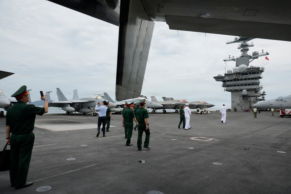 George Washington Hosts Tours in Da Nang, Vietnam