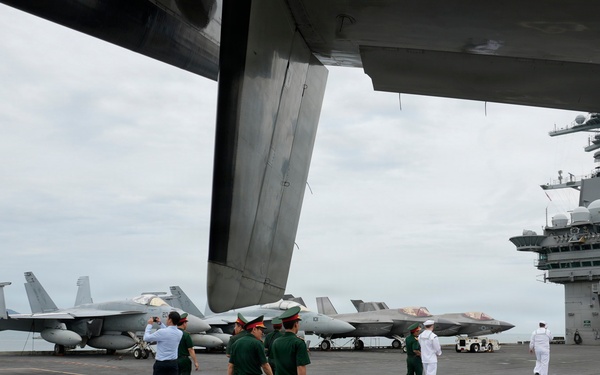 George Washington Hosts Tours in Da Nang, Vietnam