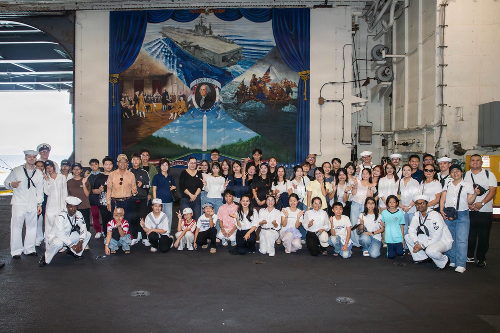 George Washington Hosts Tour in Da Nang, Vietnam