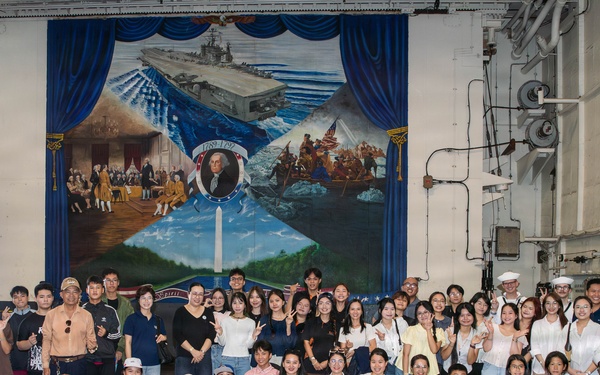 George Washington Hosts Tour in Da Nang, Vietnam