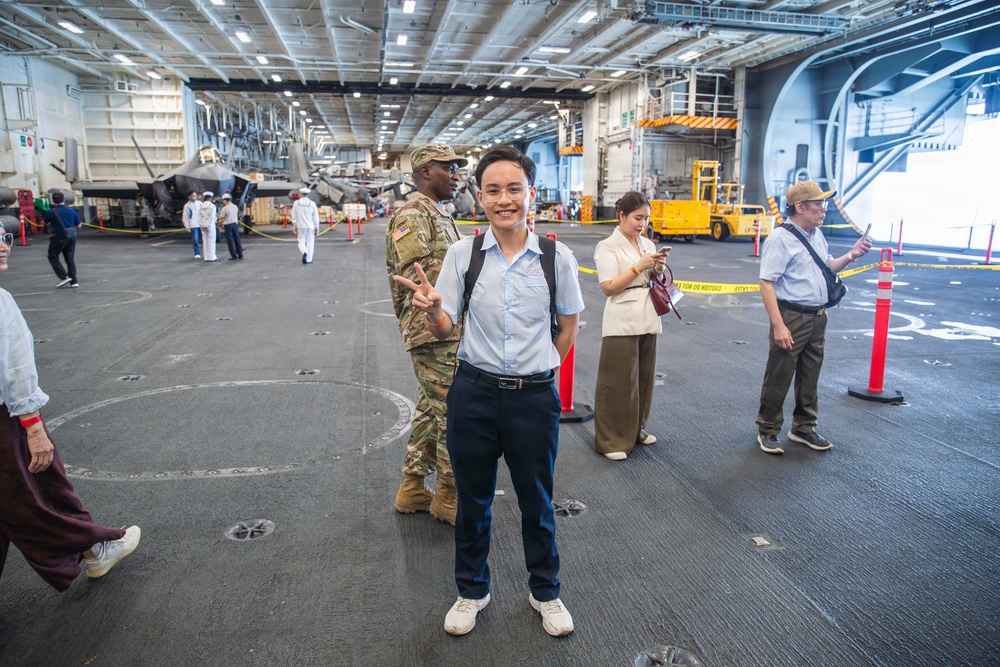 George Washington Hosts Tour in Da Nang, Vietnam