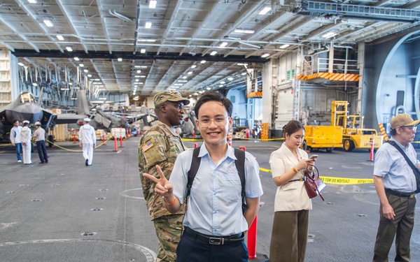 George Washington Hosts Tour in Da Nang, Vietnam