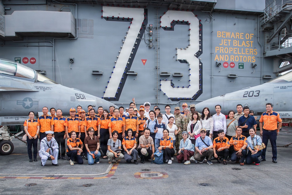 George Washington Hosts Tour in Da Nang, Vietnam
