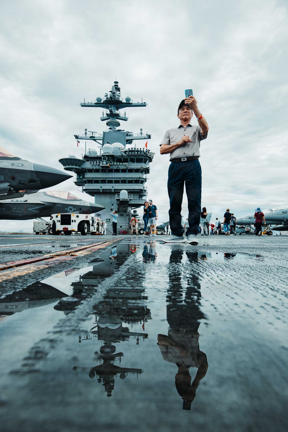 George Washington Hosts Tour in Da Nang, Vietnam