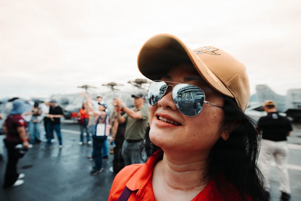 George Washington Hosts Tour in Da Nang, Vietnam