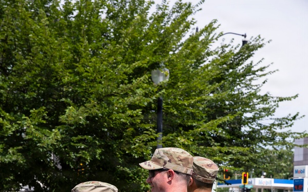 JTF-DC Georgia Guardsmen patrol at Starburst Plaza
