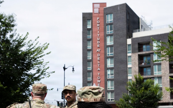 JTF-DC Georgia Guardsmen patrol at Starburst Plaza
