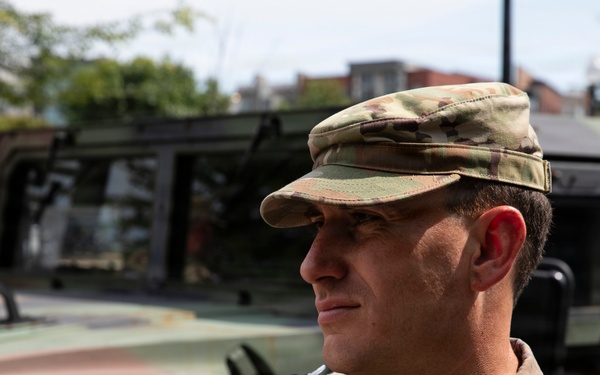 JTF-DC Georgia Guardsmen patrol at Starburst Plaza