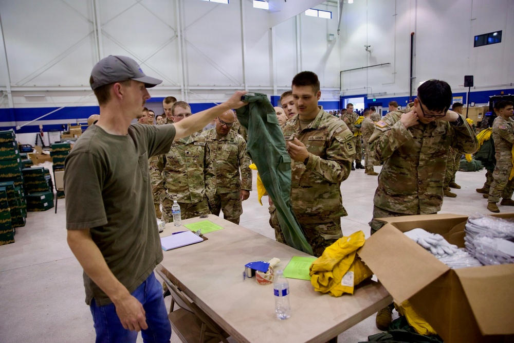 Washington Guard Soldiers Airmen Support Statewide Wildfire Response