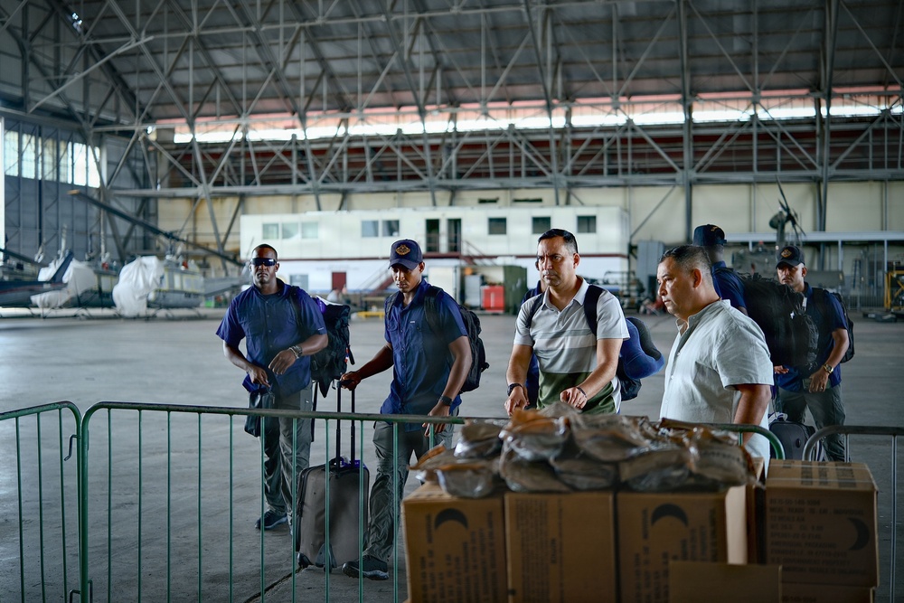 U.S. Service Members attend JRSOI brief for PANAMAX