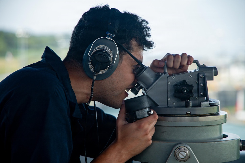 LCF-24: USS San Antonio Straddles the Caribbean Sea and Pacific in Panama