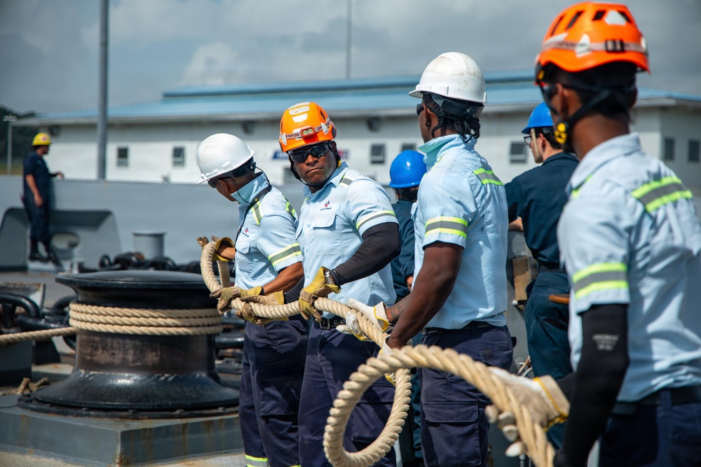 LCF-24: USS San Antonio Straddles the Caribbean Sea and Pacific in Panama