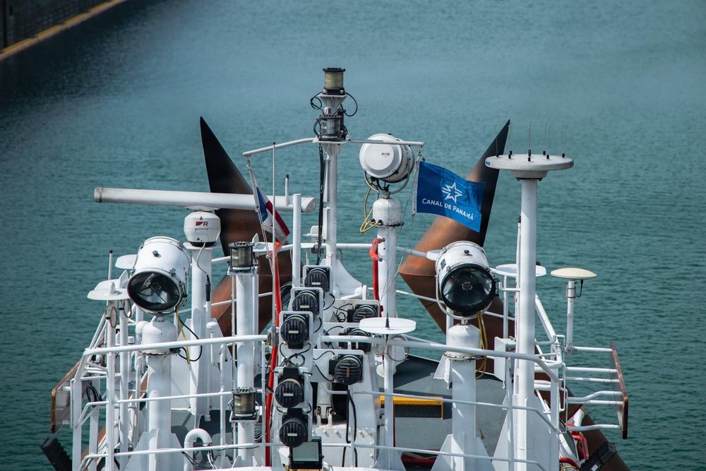 LCF-24: USS San Antonio Straddles the Caribbean Sea and Pacific in Panama