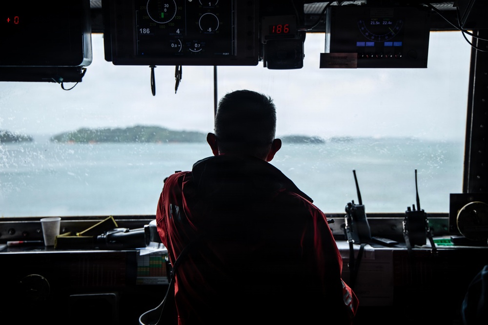 LCF-24: USS San Antonio Straddles the Caribbean Sea and Pacific in Panama