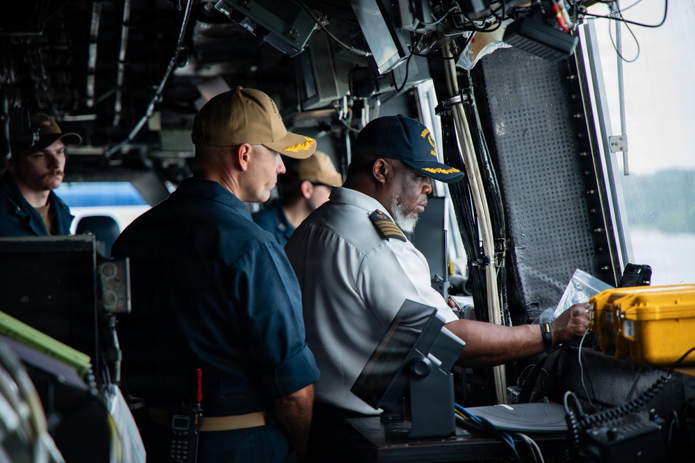 LCF-24: USS San Antonio Straddles the Caribbean Sea and Pacific in Panama