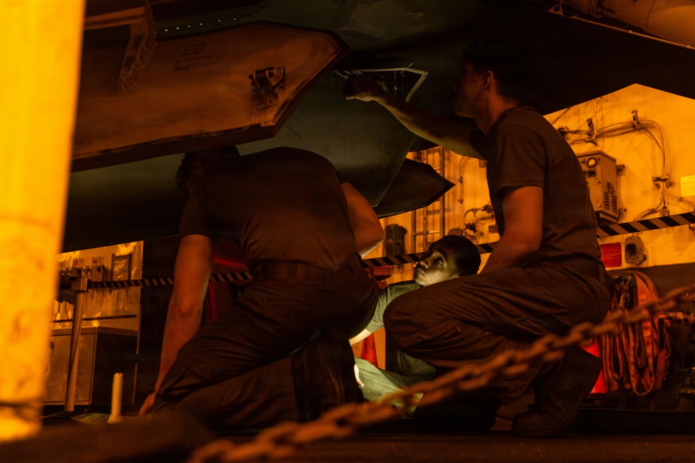 Abraham Lincoln Conducts Aircraft Maintenance