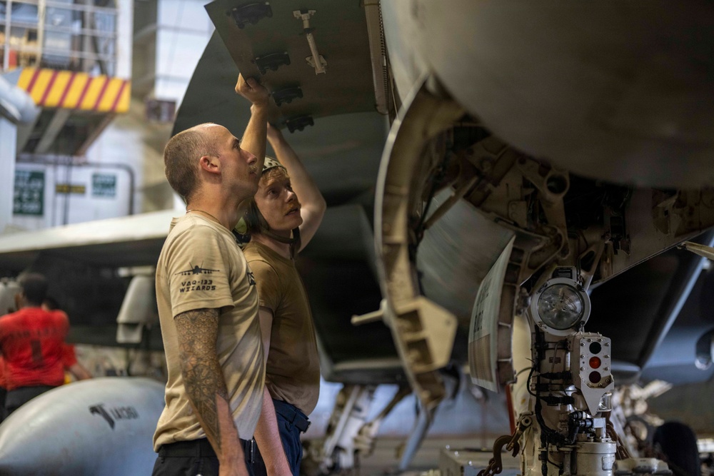 Abraham Lincoln Conducts Aircraft Maintenance