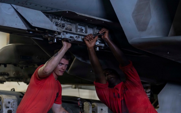 Abraham Lincoln Conducts Aircraft Maintenance