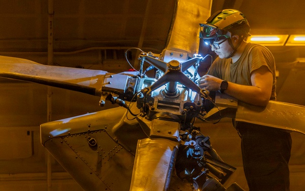 Abraham Lincoln Conducts Aircraft Maintenance