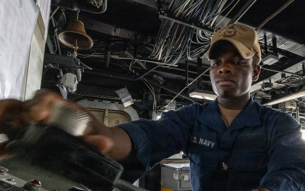 Bridge Operations Aboard USS Ross