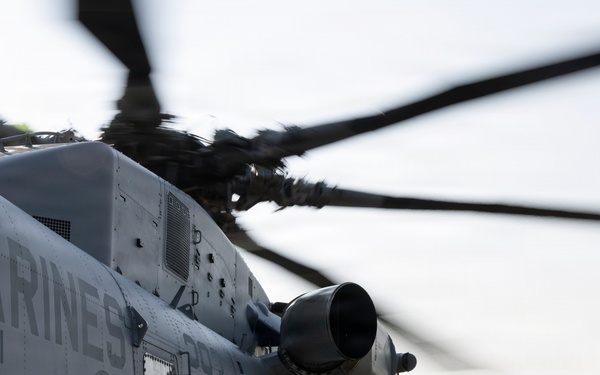 HMH-461 conducts flight operations in Montana