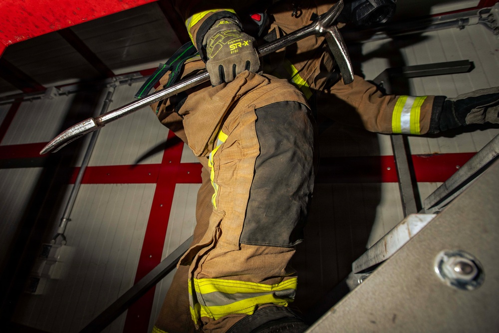 169th CES firefighters perform simulated confined space operations at Spangdahlem AB, Germany
