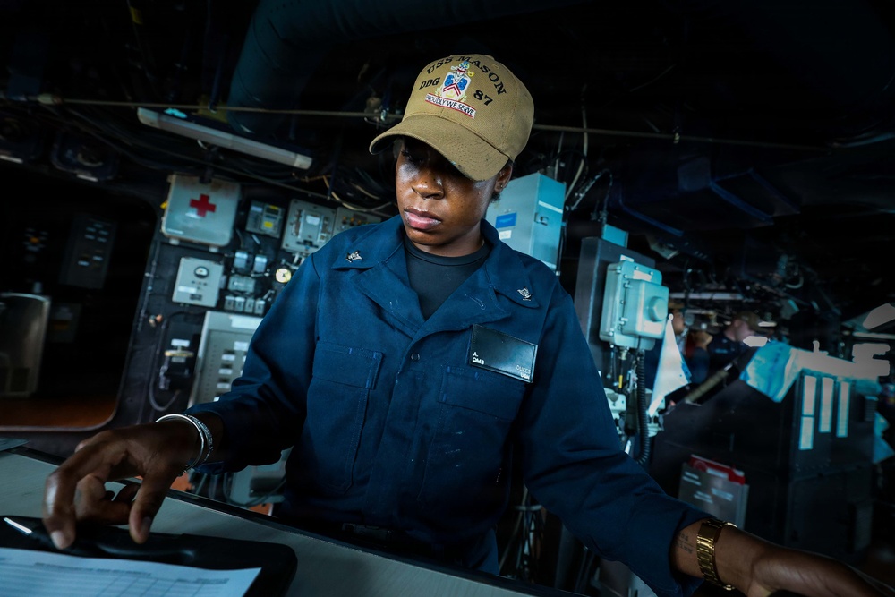 Replenishment-at-Sea Aboard USS Mason (DDG 87)