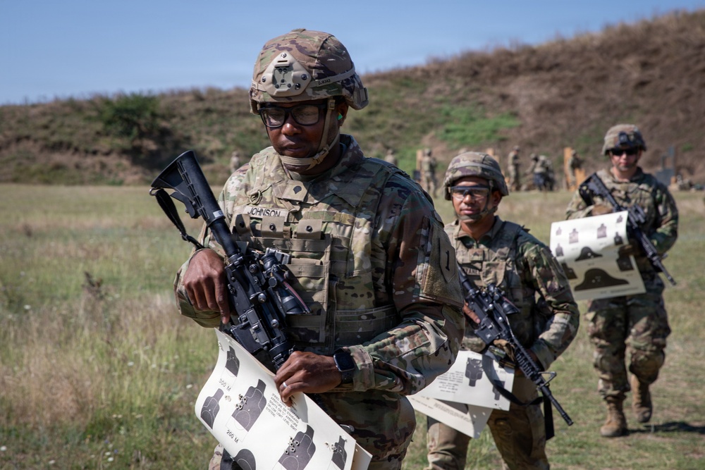 U.S. Soldiers assigned to the 1st Infantry Division conduct qualifying range at MKAB, Romania