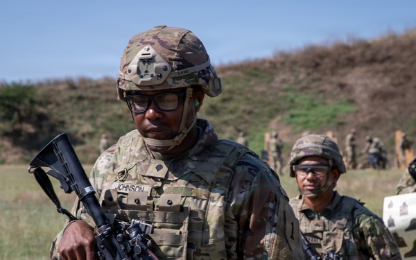 U.S. Soldiers assigned to the 1st Infantry Division conduct qualifying range at MKAB, Romania