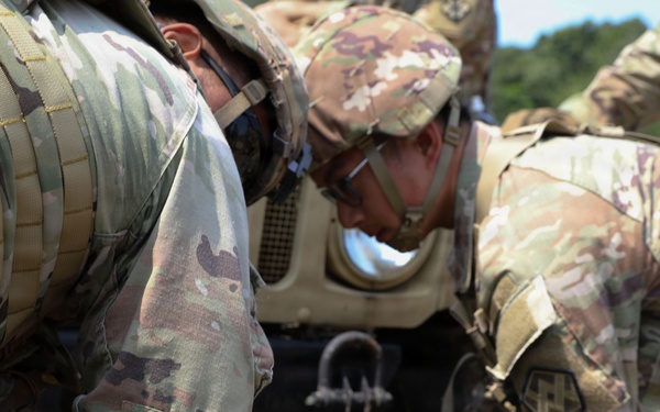 639th Transportation Company executes vehicle recovery training during WAREX