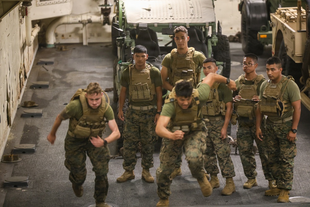 John P. Murtha Conducts ARGMEUEX With Makin Island Amphibious Ready Group
