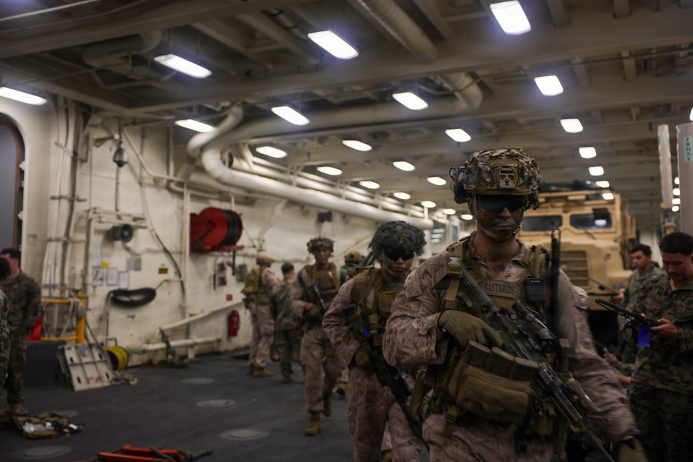 John P. Murtha Conducts ARGMEUEX With Makin Island Amphibious Ready Group