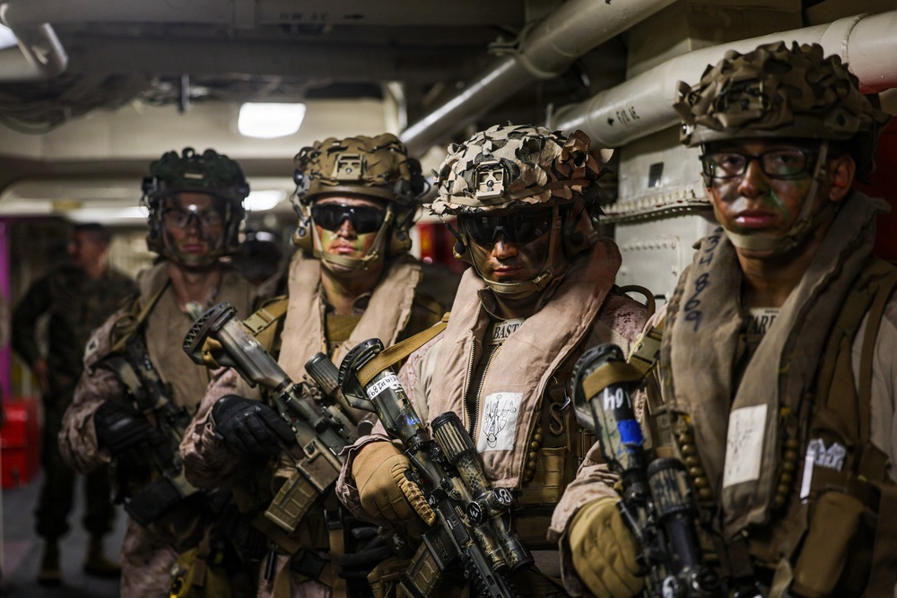 John P. Murtha Conducts ARGMEUEX With Makin Island Amphibious Ready Group