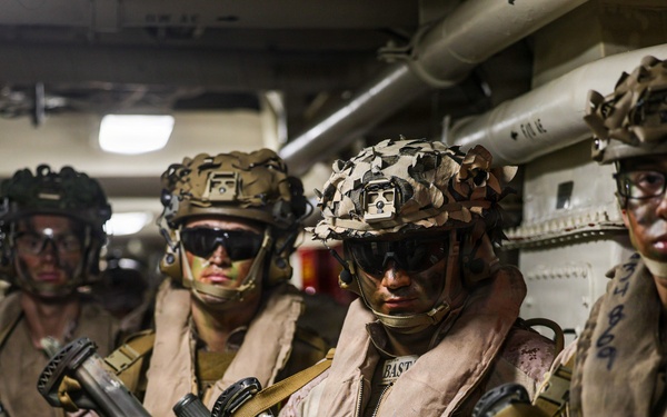 John P. Murtha Conducts ARGMEUEX With Makin Island Amphibious Ready Group