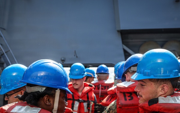 John P. Murtha Conducts ARGMEUEX With Makin Island Amphibious Ready Group