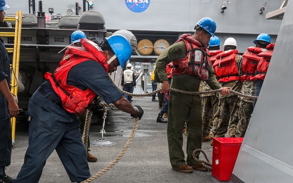 John P. Murtha Conducts ARGMEUEX With Makin Island Amphibious Ready Group