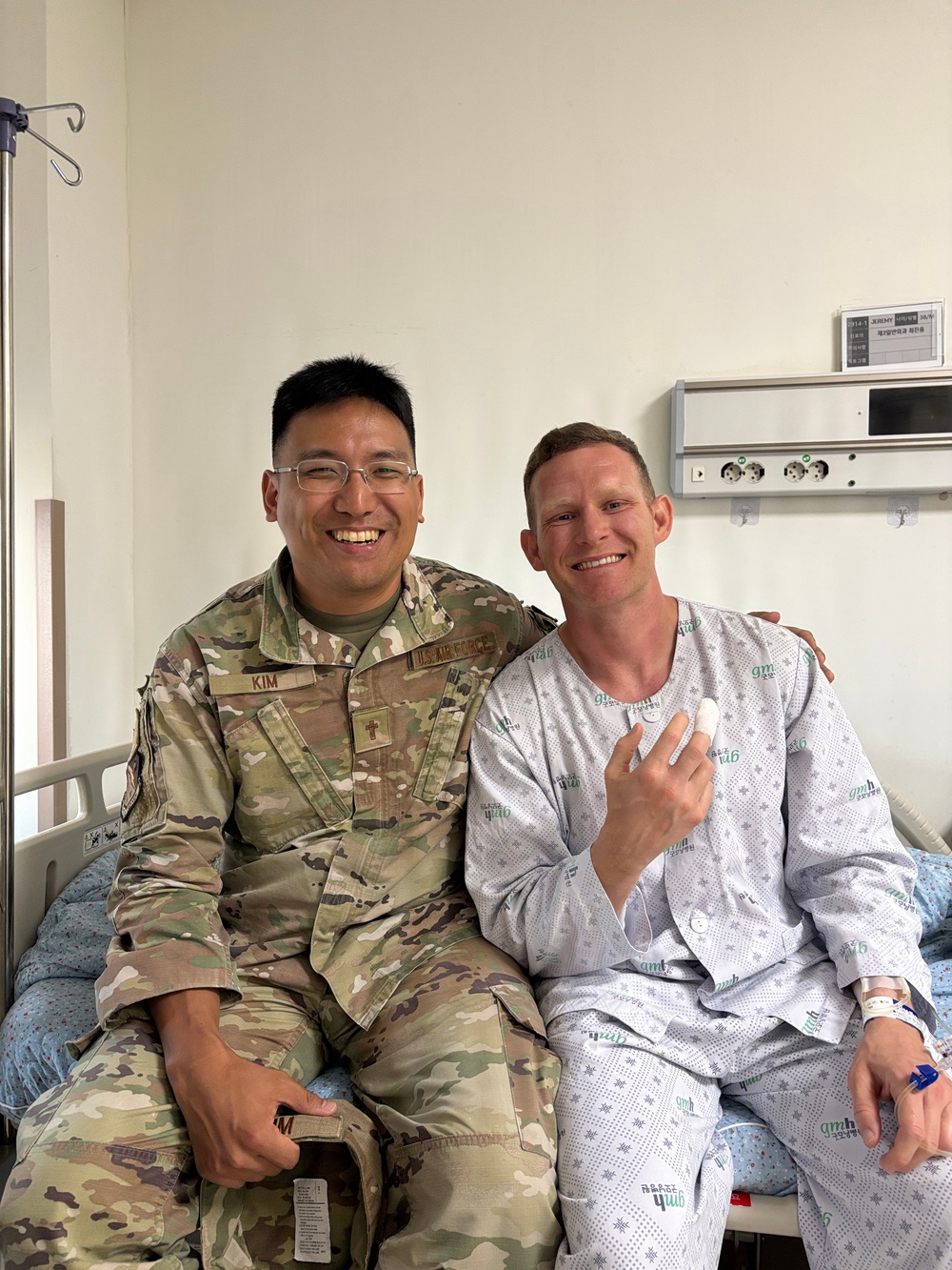 Chaplain's quick response helps save Airman after pit viper bite