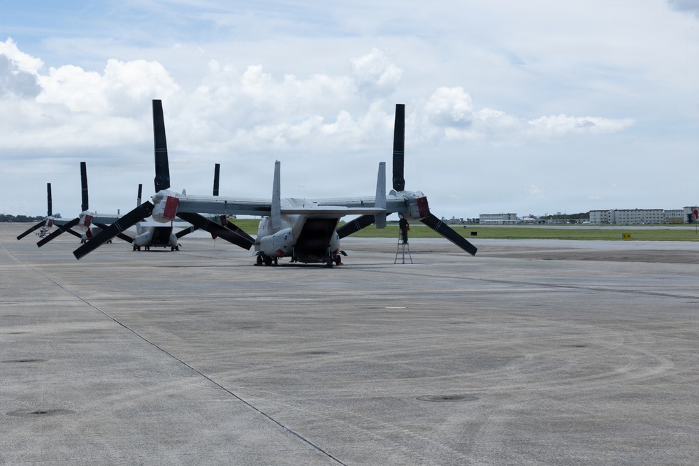 VMM-262 Conducts Hoist Training