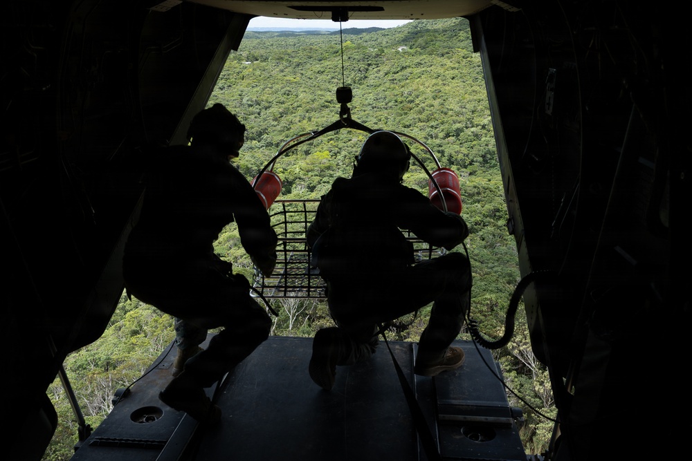 VMM-262 Conducts Hoist Training