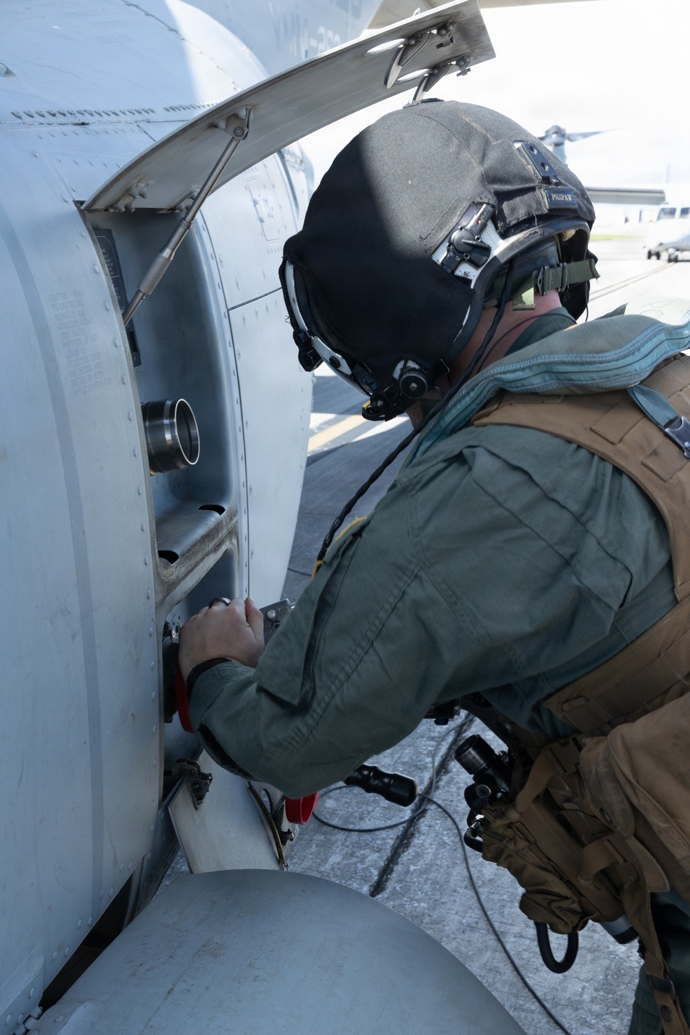 VMM-262 Conducts Hoist Training