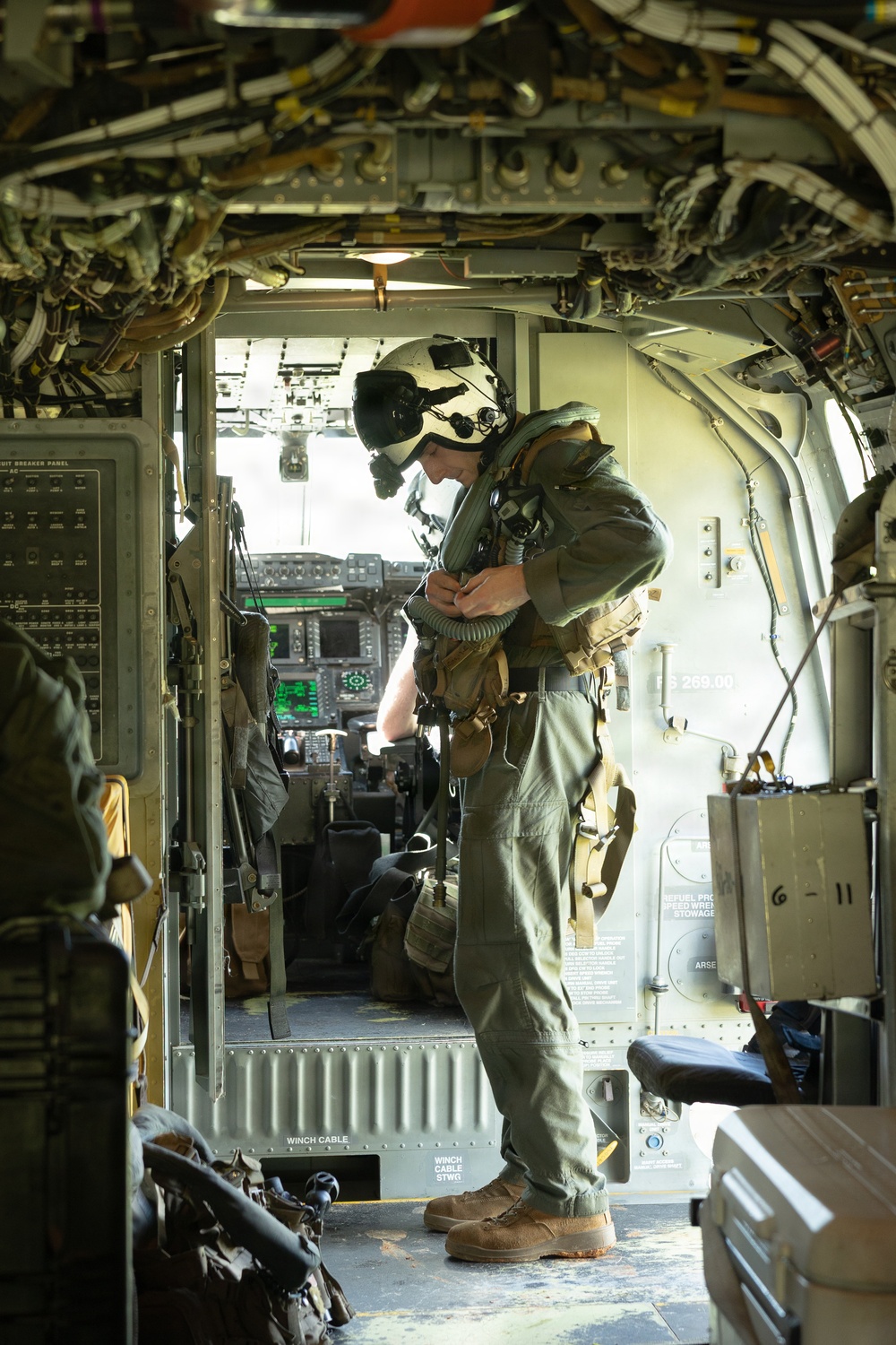 VMM-262 Conducts Hoist Training