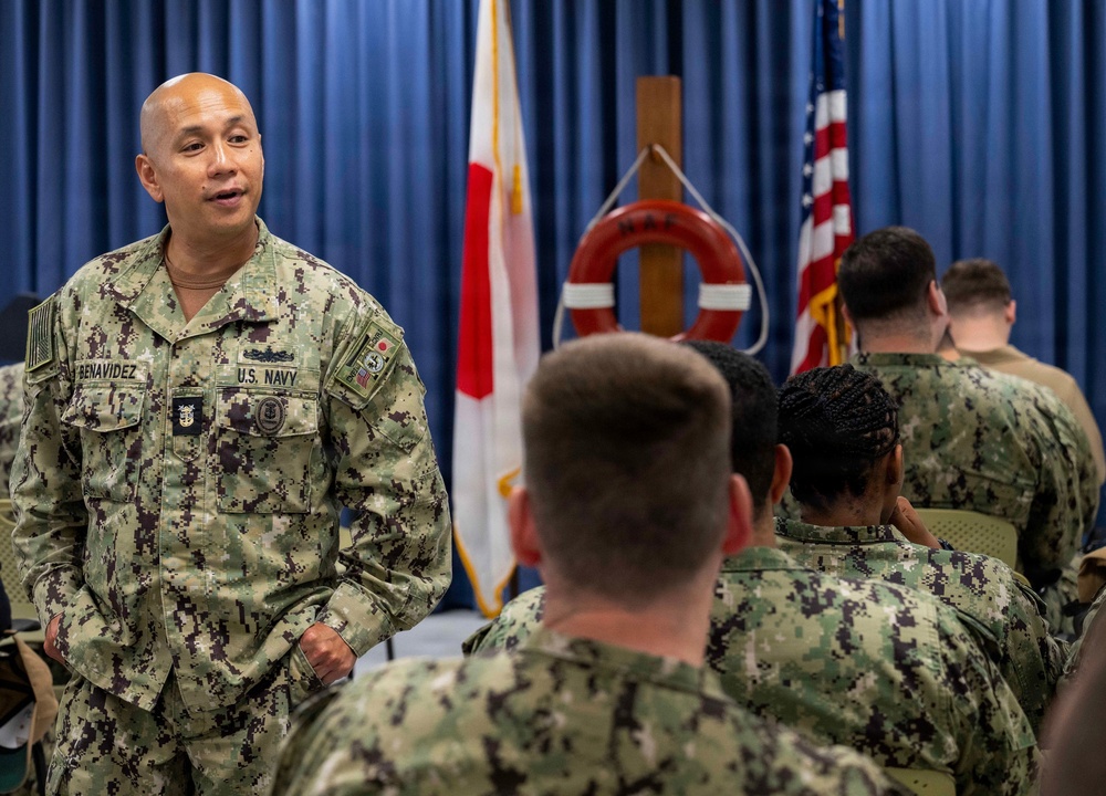 CNRJ CMDCM Alan Benavidez visits Naval Air Facility Misawa