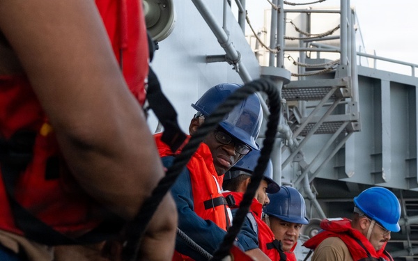 USS Boxer, USNS Arctic Conduct RAS